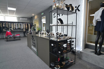 ODSTÚPENIE prevádzky - štýlový obchod s oblečením - mesto Hu - 12