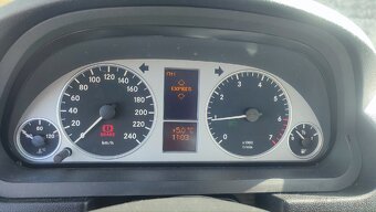 Mercedes-Benz B180 - 12