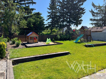 BAR v úplnom centre  obce Špačince - 12