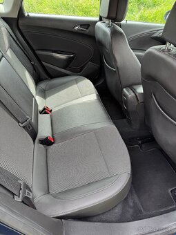 2011 Opel Astra J 1.7 CDTI - 12
