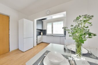 DO DOMČEKA |  Svetlý 2-izbový byt s balkónmi a parkovaním na - 12