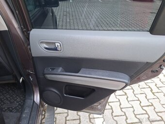 Nissan X-Trail T31 2,5 benzín - 12