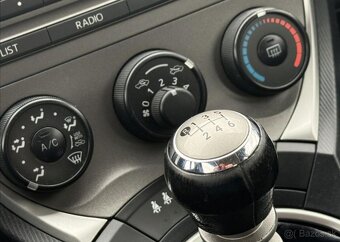 Toyota Verso 1,3 VVT-i 73kW KLIMA benzín manuál 73 kw - 12