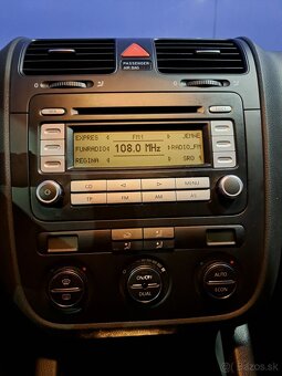 Predám Volkswagen Jetta 1.6 MPI  2007 - 12