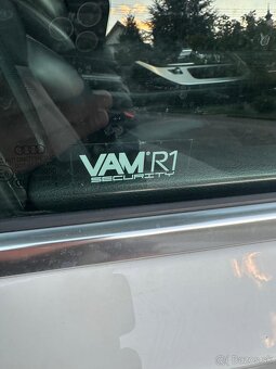 Predám Audi Q7 3.0 TDI quattro tiptronic Sline - 12