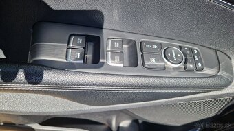 Predám KIA Sorento - 12