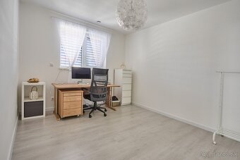 Exkluzívne iba v APEX reality 5i. RD s bazénom v Trnave - 12