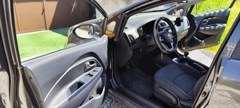 Kia Rio - 12