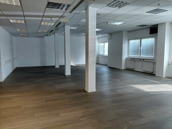 Prenajmeme veľkú skladovú halu v Bratislave III. Rači. - 12