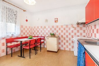 Na predaj - 6i RD Bratislava - Jarovce, 781 m² pozemok, poho - 12