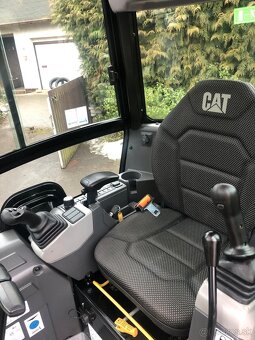 Caterpillar CAT 301.6 - 12