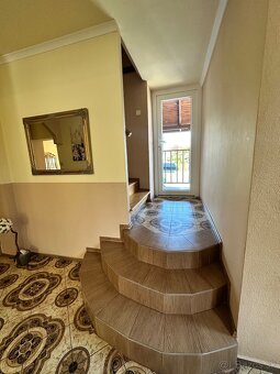 Rodinny dom s pozemkou v Okoci - 12