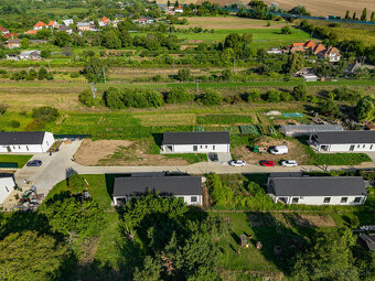Na predaj moderný 4-izbový rodinný dom v Šoporni - 12