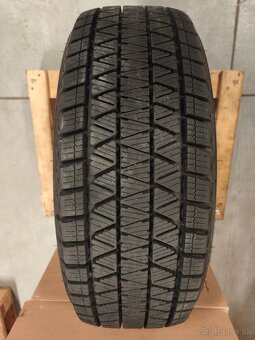 PNEU/LETNÉ/ZIMNÉ/R15 R16 R17 R18 R19 - 12