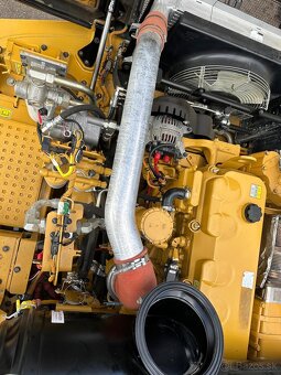 Caterpillar 730 - 12