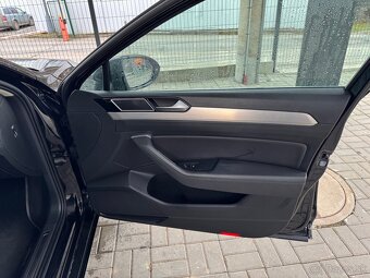 Volkswagen Passat B8 Highline 2.0 TDI 140 kW DSG - 12