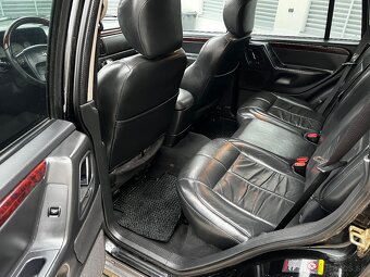 Jeep Grand Cherokee - 12