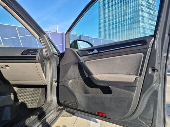 VW Golf 2.0 Tdi_SK_pôvod_219000km - 12