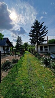 Záhradná chatka s potenciálom v oáze pokoja - 12