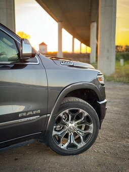 Dodge Ram limited 2020 - 12