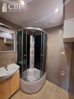 ZNÍŽENÉ  3-IZBOVÝ BYT NA PREDAJ SÍDLISKO JUH  - 12