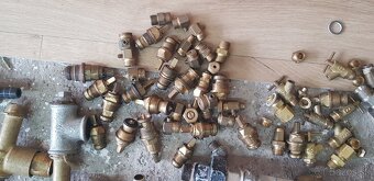 Vodo-inštalatérsky materiál 2 - 12