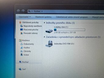 Predám použitý notebook HP 6730b. Core2Duo 2x2,40GHz. 4gbram - 12