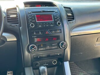 Kia Sorento 4x4 2.4 LPG 128kw koža automat - 12