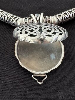 Strieborný náhrdelník s otváracím medailónom, zákaz. výroba - 12