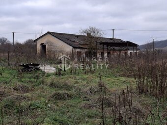 Inv.pozemok – orná pôda a hospodárske budovy v obci Starňa - 12