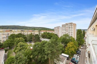 REZERVOVANÉ : Priestranný 2 izbový byt s perfektným výhľadom - 12