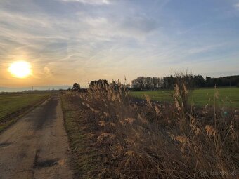 Veľký Pozemok 45 172 m² pri Malých Levároch - 12