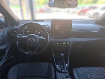 Toyota Yaris 1.5 Hybrid Dynamic Force e-CVT FIRST EDITION - 12