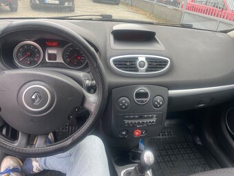 Renault clio - 12