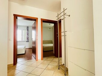 Trojizbový zariadený apartmán s terasou, Novalja, Chorvátsko - 12
