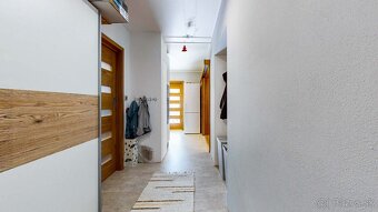 Zrekonštruovaný 3 - izb. byt v tichej lokalite Sliač + garáž - 12