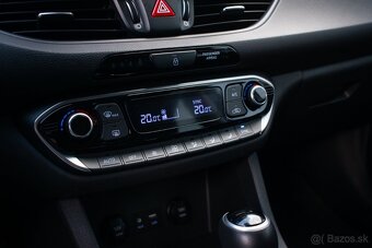 Hyundai i30 Fastback 1.4 T-GDi Family 7DCT - 12