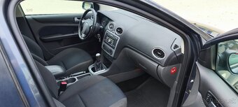 Ford Focus Combi 1.8 TDCi Ghia - 12