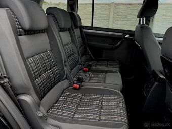 Volkswagen Touran - 12
