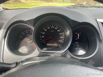 Toyota Hilux - 12