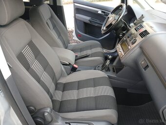 Volkswagen Touran 7-miestný - 12