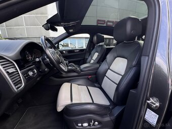 Porsche Cayenne E-Hybrid 4x4 A/T - 12