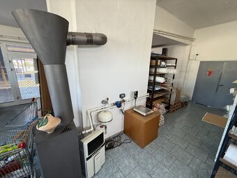 Multifunkčný reprezentatívny obchodno–skladový objekt - 12