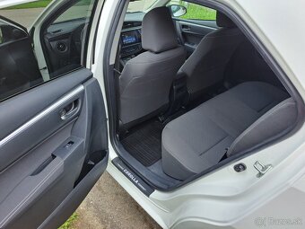 Predam Toyota Corolla 1,6,97kw,r.v.2018,naj.131000km,automat - 12
