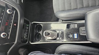 Mitsubishi Outlender 2.4 PHEV 165kW 4WD - 12