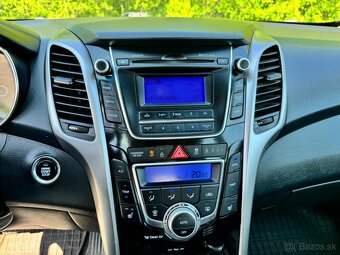 HYUNDAI i30 - 12