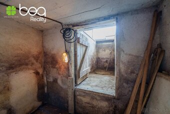 Garáž s elektrinou, montážnou jamou, pivnicou Levoča - 12