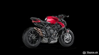 MV Agusta Dragster 800R 1. maj DPH 1980km - 12
