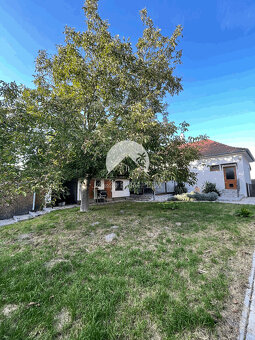 Reality KOMPLEX s.r.o. Vám ponúka rodinný dom s veľkým pozem - 12