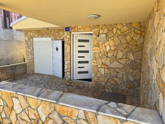 Rodinný dom s garážou na ostrove Vir - Chorvátsko - 12